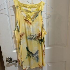Very cute, tropical palm, print, yellow with back detail size large